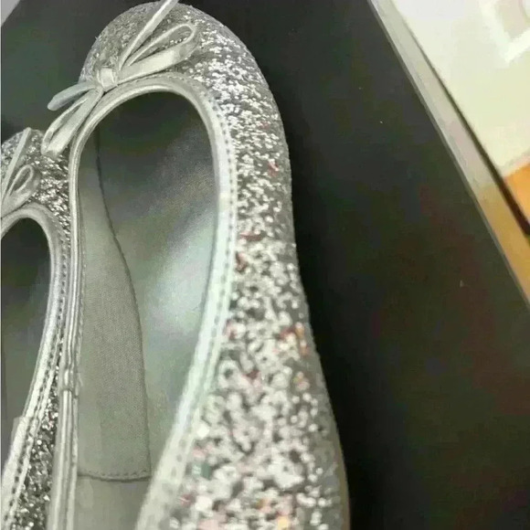 Silver sequin kids flats in size 2 in  perfect condition worn once - Picture 4 of 7